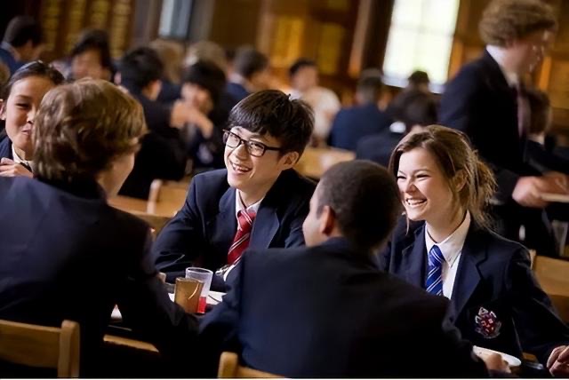 网络图片(侵删) 网络图片(侵删)