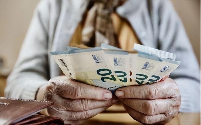 网络图片(侵删) 网络图片(侵删)