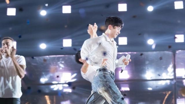 网络图片(侵删) 网络图片(侵删)