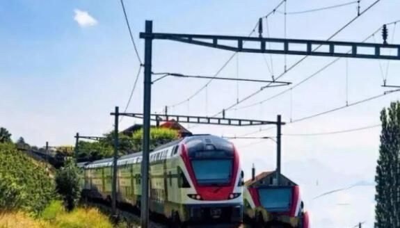 网络图片(侵删) 网络图片(侵删)