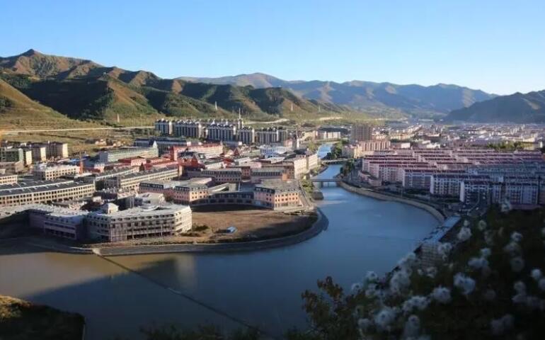 网络图片(侵删) 网络图片(侵删)