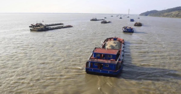 网络图片(侵删) 网络图片(侵删)