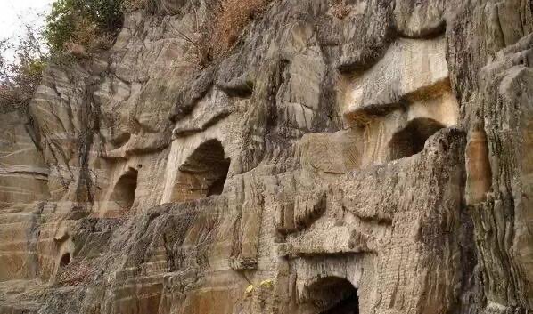 网络图片(侵删) 网络图片(侵删)