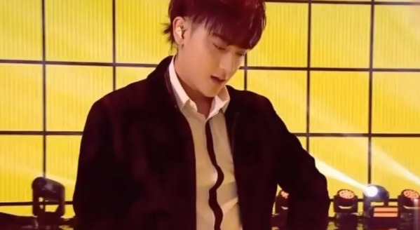 网络图片(侵删) 网络图片(侵删)