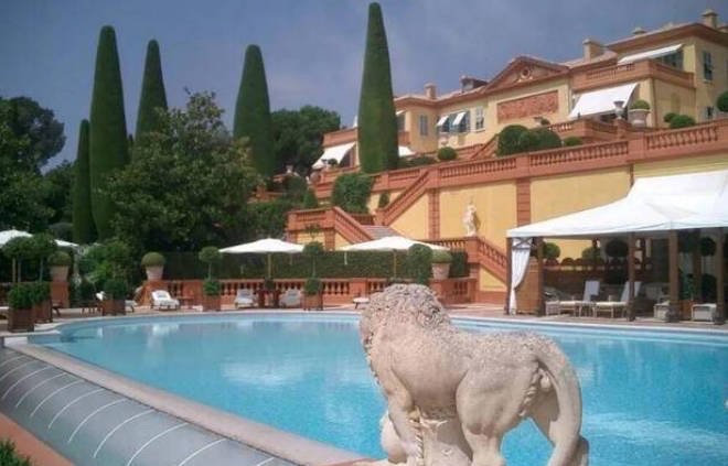 网络图片(侵删) 网络图片(侵删)