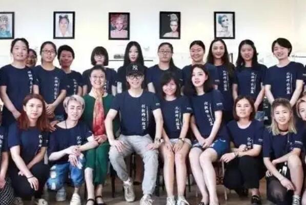 网络图片(侵删) 网络图片(侵删)