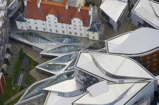 网络图片(侵删) 网络图片(侵删)