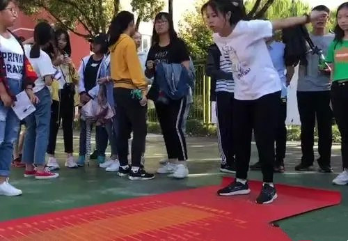 网络图片(侵删) 网络图片(侵删)