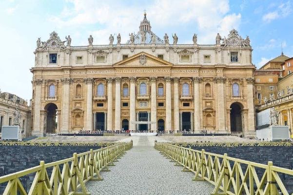 网络图片(侵删) 网络图片(侵删)