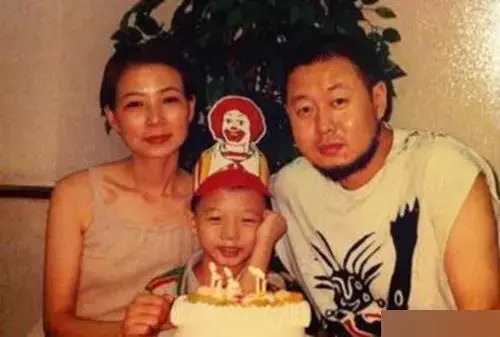 网络图片(侵删) 网络图片(侵删)