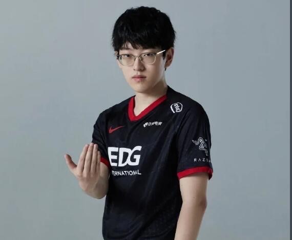 网络图片(侵删) 网络图片(侵删)