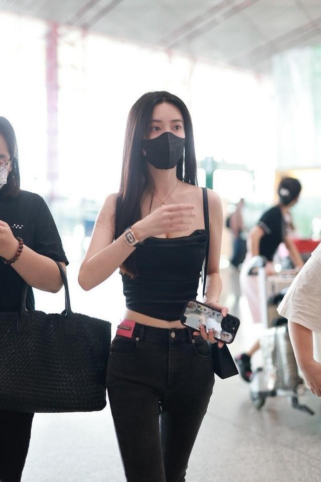 网络图片(侵删) 网络图片(侵删)