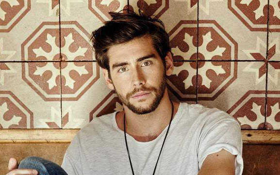 网络图片(侵删) 网络图片(侵删)