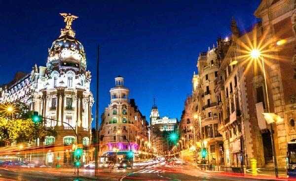 网络图片(侵删) 网络图片(侵删)