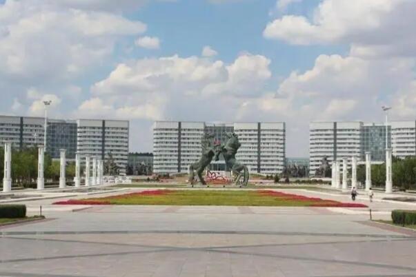 网络图片(侵删) 网络图片(侵删)