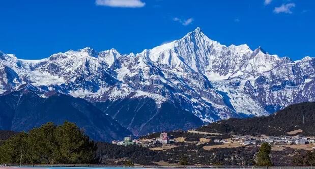 网络图片(侵删) 网络图片(侵删)