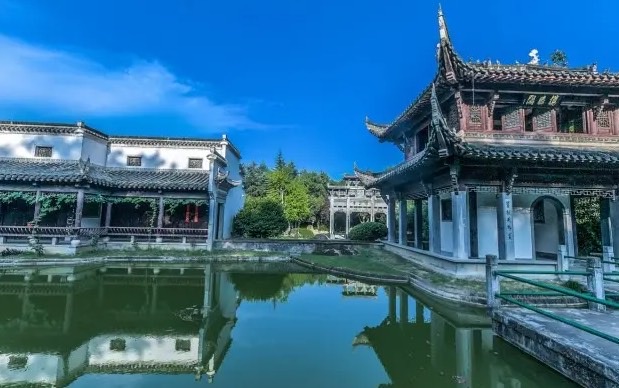 网络图片(侵删) 网络图片(侵删)