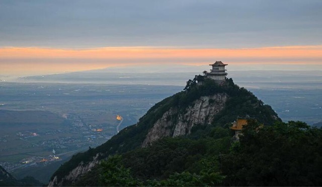 网络图片(侵删) 网络图片(侵删)