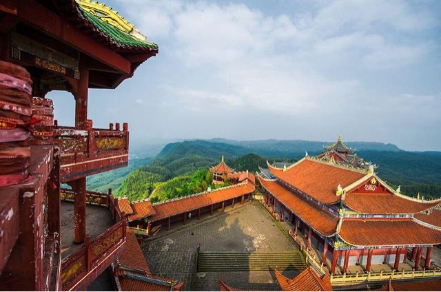 网络图片(侵删) 网络图片(侵删)